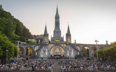 La France en crise de foi, les fidèles cherchent des solutions à Lourdes (Rassemblement  KERYGMA )