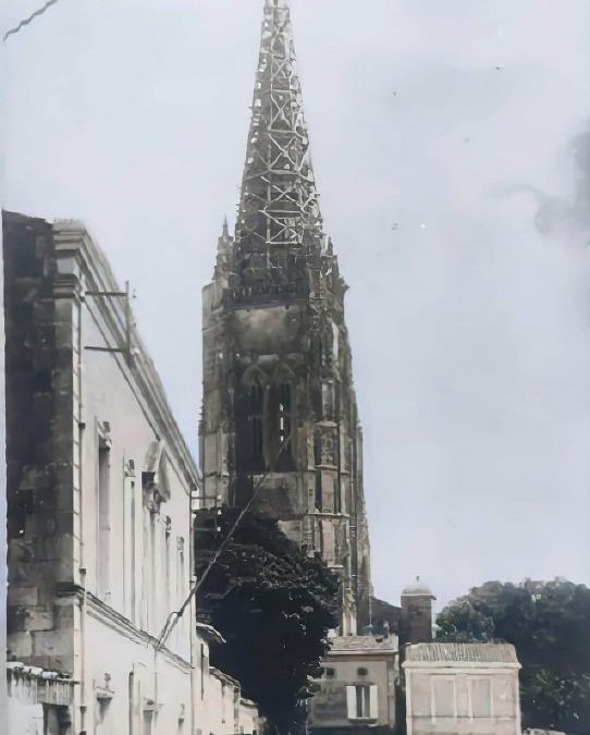 Notre église de Marennes en 1901