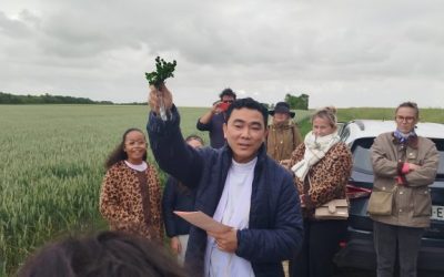 Les paroissiens réunis pour les Rogations