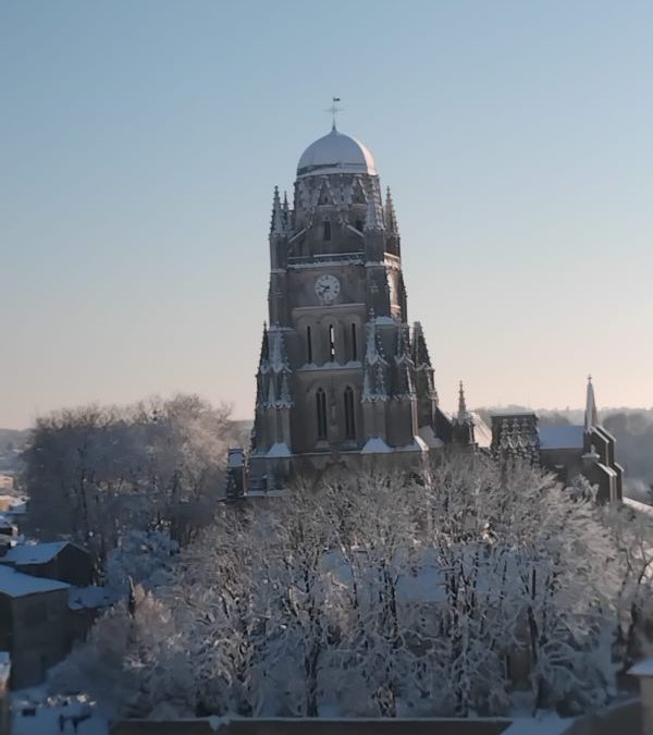 La cathédrale Saint Pierre sous la neige !