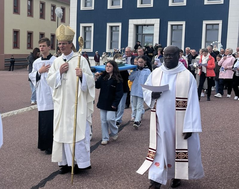 Mgr Bozo en visite pastorale à Saint-Pierre-et-Miquelon